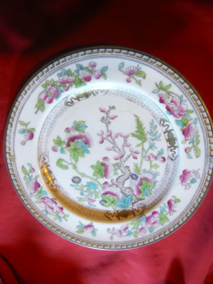 Farfurie portelan fin Anglia ,ornamentata bogat , marca Royal Doulton, d= 22 cm foto