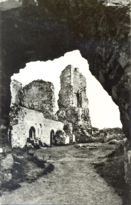 CP Z1083 -TARGU NEAMT. RUINELE CETATII NEAMTULUI(SEC. XV) -NECIRCULATA foto