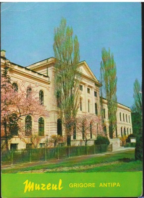 CPI (B9617) CARTE POSTALA - BUCURESTI. MUZEUL GRIRORE ANTIPA - FATADA PRINCIPALA foto