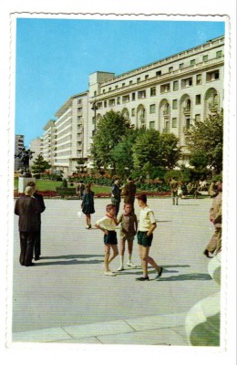 BUCURESTI IN SCUARUL ATENEULUI PIONIERI STATUIE RPR MARGINE DANTELATA foto