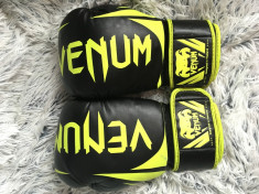 Manusi Boxing Venum foto