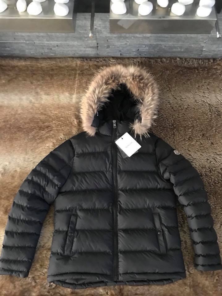 Geaca Moncler Originala Made in Romania 2017-2018 | arhiva Okazii.ro