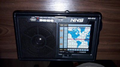 RADIO NS-03U CU CARD ,USB RADIO FM-MW , DEFECT . foto