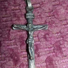 Crucifix pentru gat model antic argintat,superb, 5,9 cm inalt,crucifix vintage