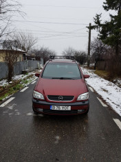 Opel Zafira foto