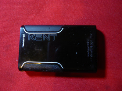 Bricheta metal si plastic marca Kent , 5,5 x3,3 cm foto
