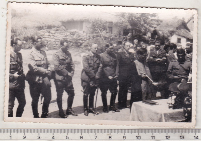 bnk foto - Ofiteri romani la o ceremonie religioasa