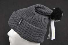 Fes ADIDAS Neo Pom Pom Beanie Gri foto