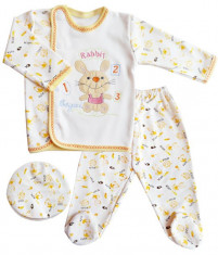 Costum bebe 3 piese cu iepuras galben COD HB89 foto