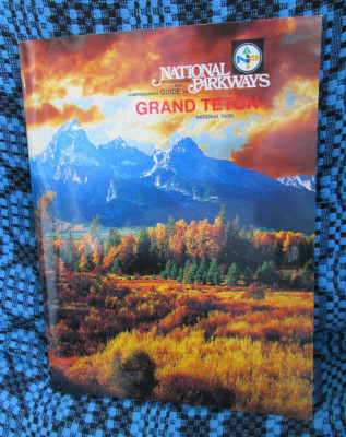 GRAND TETON NATIONAL PARK USA - GHIDUL OFICIAL (FULL COLOR - STARE IMPECABILA!) foto
