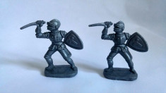 Lot 2 figurine plastic gri, cavaler, 5cm, colectie, decor, diorama foto