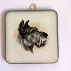 Tablou cu cap de caine, pentru casa papusii, 6x6cm, ceramica,