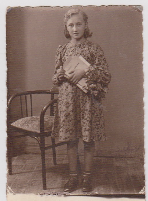 CARTE POSTALA-ELEVĂ