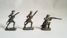 Lot 3 figurine soldati plumb vechi, cavaleri, armata, nepictati, aprox. 4 cm foto