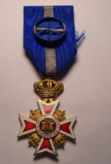 Ordinul Coroana Romaniei Ofiter Militar pe timp de Pace Model 2 RARA foto