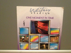 WHITNEY HOUSON - ONE MOMENT IN TIME(1988/ARISTA/RFG) - Vinil Single &amp;#039;7/Impecabil foto