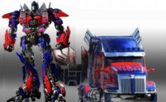 Robot Optimus Prime foto