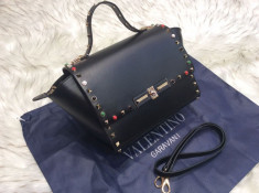 Genti Valentino Garavani RockStud Medium Tote Collection 2017 foto