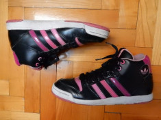 Adidasi Adidas; marime 42 2/3 (27 cm talpic interior); stare excelenta foto