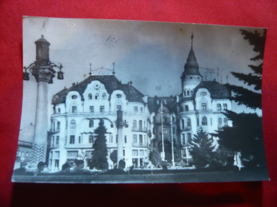 Ilustrata Oradea - Palat Vulturul Negru circulat 1976 foto
