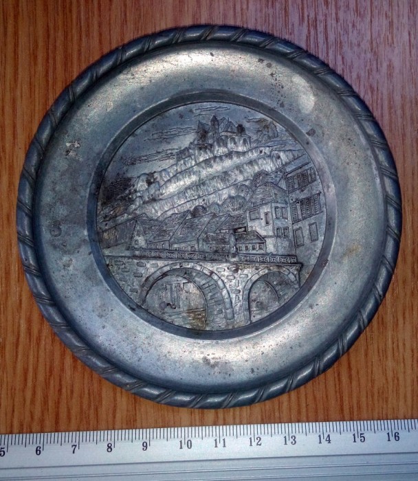 FARFURIE METAL DECOR