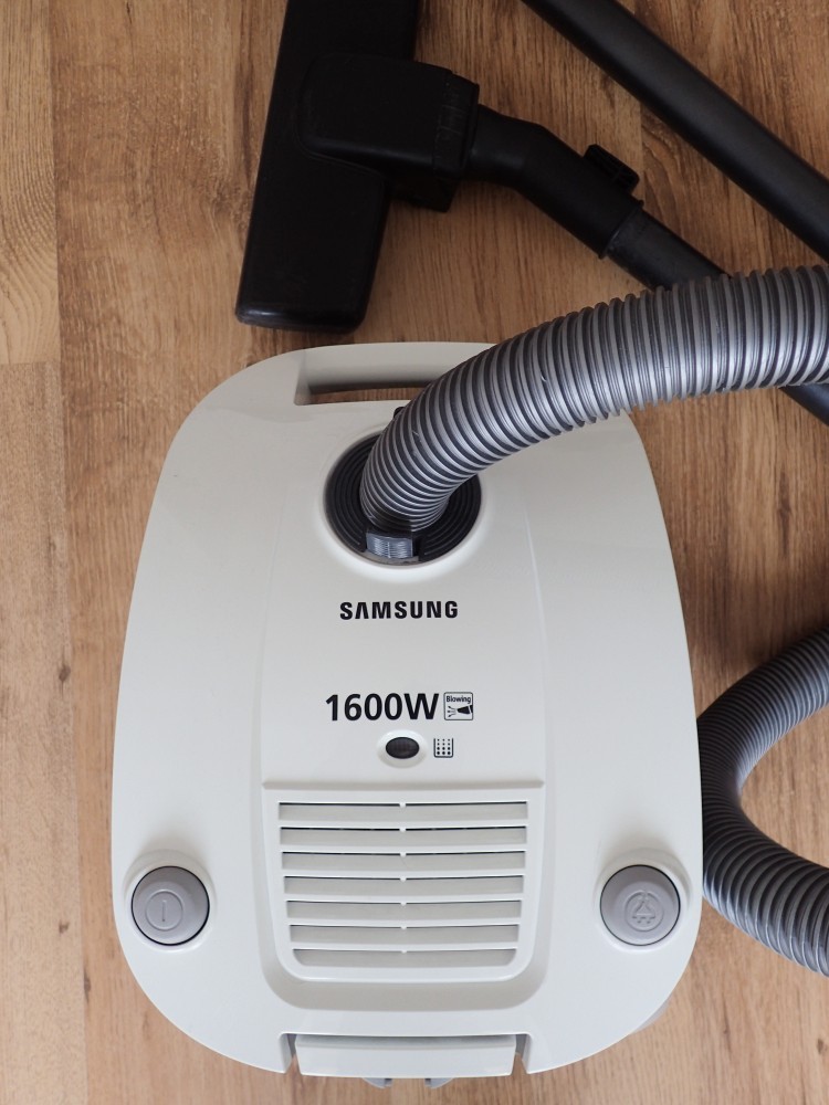 Aspirator Samsung 1600 W | arhiva Okazii.ro