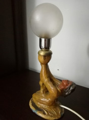 Lampa/veioza provenienta Elvetia, de efect foto