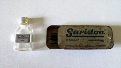 Lot 2 obiecte vechi de colectie: cutie tabla Saridon si sticluta parfum Givenchy foto