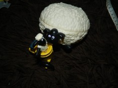 Set 2 figurine Shaun The Sheep, Oaia Shaun, Mielul Shaun, colectie Mc Donald foto