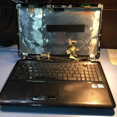 DEZMEMBREZ LAPTOP ASUS K50IN DEFECT foto