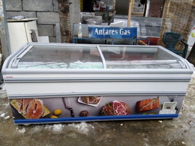Vitrina Lada Vitrine Frigorifice Cu Geam Curbat Aht 2 1metri