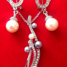 Set bijuterii dama- lantisor, cercei- placat cu aur ALB 18k , perle