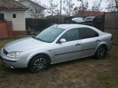 Dezmembrez Ford Mondeo Mk3 an 2002 motor 2000 diesel in stare foarte buna. foto