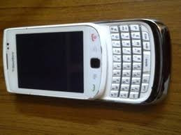 Telefon Blackberry 9800 alb nou