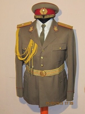 Ca t uniforma,efecte militare,cascheta,veston,militie,securitate etc RSR  RPR | arhiva Okazii.ro