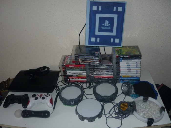 CONSOLA PS3 500 GB (CONSOLA+2 JOYSTICK, 39 JOCURI, MOVE CONTROLLER + CAMERA) foto mare CONSOLA PS3 500 GB (CONSOLA+2 JOYSTICK, 39 JOCURI, MOVE CONTROLLER + CAMERA) foto mare