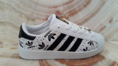 Adidasi Adidas Superstar Dama Barbati LOGO foto