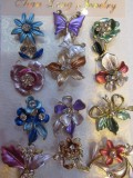 Martisoare - brose - flori colorate cu insertie de cristale