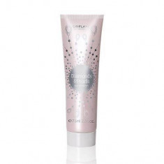 Crema de maini Diamonds &amp;amp; Pearls cu parfum floral (Oriflame) foto