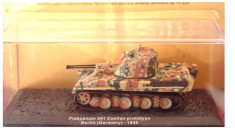 Macheta tanc Flakpanzer 341 Coelian prototype - Berlin - 1945 scara 1:72 foto