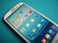 Samsung Galaxy S3 GT-I9300 16Gb foto
