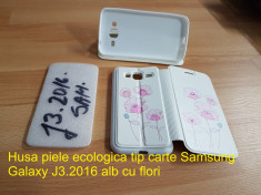 Husa piele ecologica tip carte Samsung Galaxy J3.2016 alb cu flori foto