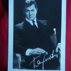 Fotografie a Actorului Tony Curtis , autograf tiparit dim.= 9x12,8 cm