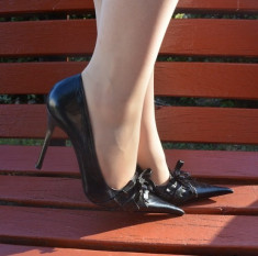 Pantof clasic din piele, negru, cu varf ascutit si decor de funda (Culoare: NEGRU, Marime: 37) foto