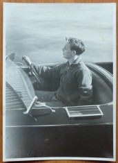 Fotografie originala, Regele Mihai tanar conducand un vas cu motor ,interbelica