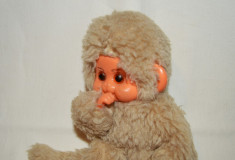 Jucarie plus maimutica Monchhichi (kiki, moncici) crem, deosebit, 16 cm foto