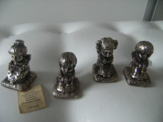 Familie de cantareti in miniatura din alama argintata,marcata R.Argento,Italy. foto