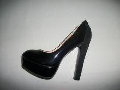 Pantof elegant, nuanta de negru, toc inalt cu pietre fine (Culoare: NEGRU, Marime: 38) foto