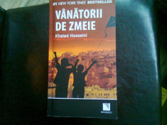 VANATORII DE ZMEIE - KHALED HOSSEINI foto