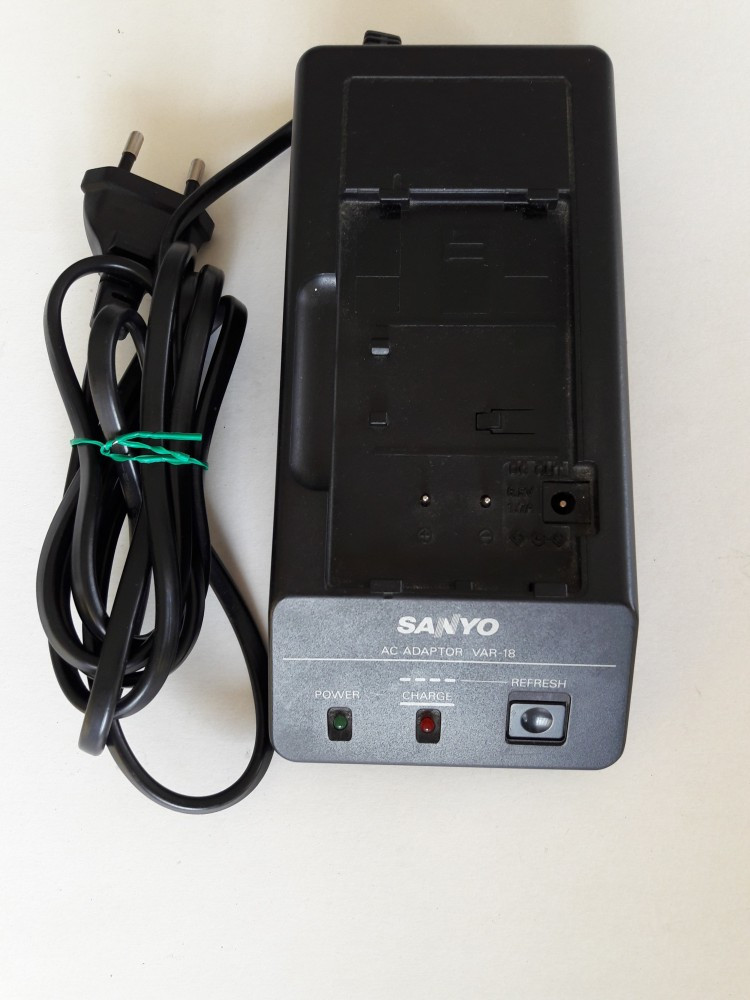 Incarcator camera video Sanyo VAR-18 / 10V , 1.3A / (661) | Okazii.ro